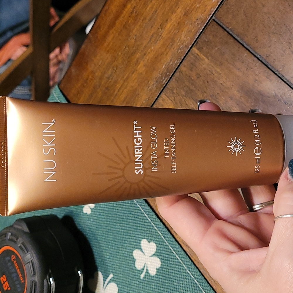 Self tanner